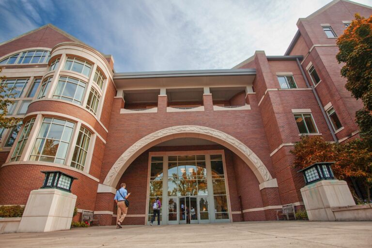 Best Law Schools in Oregon